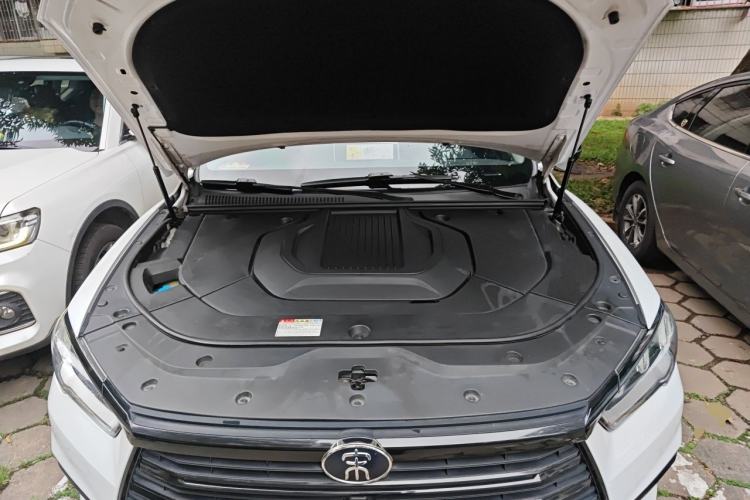 Used BYD Song Pro New Energy 2019 DM 1.5T Four-Wheel Drive Performance Edition Deluxe Model Engine Bay