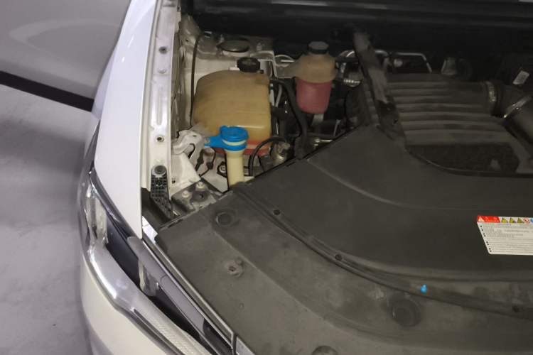Used BYD Song Pro New Energy 2019 DM 1.5T Four-Wheel Drive Performance Edition Comfort Model Engine Bay Right