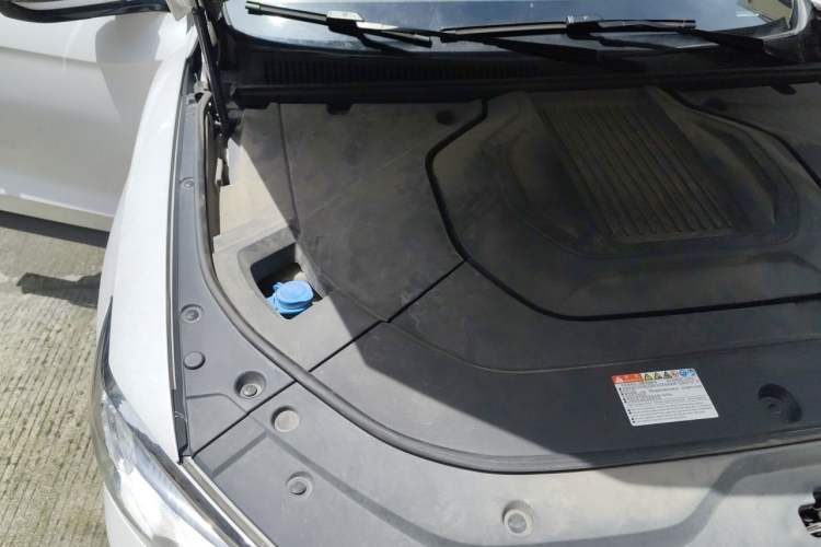 Used BYD Song Pro New Energy 2019 DM 1.5T Four-Wheel Drive Performance Edition Deluxe Model Engine Bay Right