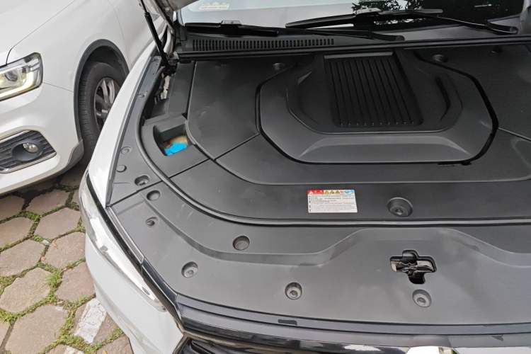 Used BYD Song Pro New Energy 2019 DM 1.5T Four-Wheel Drive Performance Edition Deluxe Model Engine Bay Right