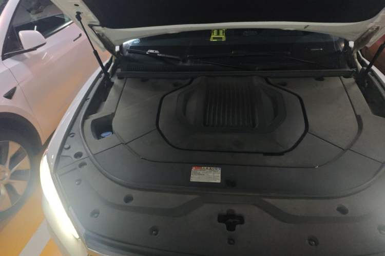 Used BYD Song Pro New Energy 2019 DM 1.5T Four-Wheel Drive Performance Edition Deluxe Model Engine Bay Right
