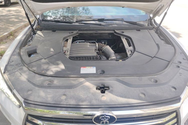 Used BYD Song Pro New Energy 2019 DM 1.5T Four-Wheel Drive Performance Edition Deluxe Model Engine Bay