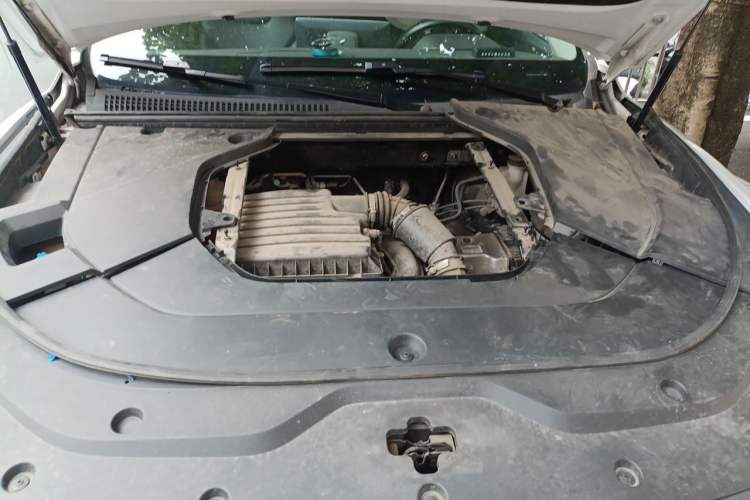 Used BYD Song Pro New Energy 2019 DM 1.5T Four-Wheel Drive Performance Edition Deluxe Model Engine Bay