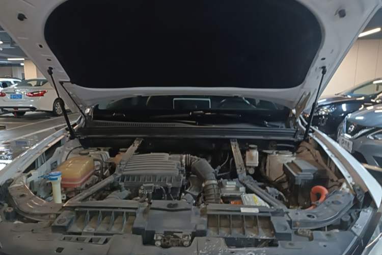 Used BYD Song Pro New Energy 2019 DM 1.5T Four-Wheel Drive Performance Edition Deluxe Model Engine Bay