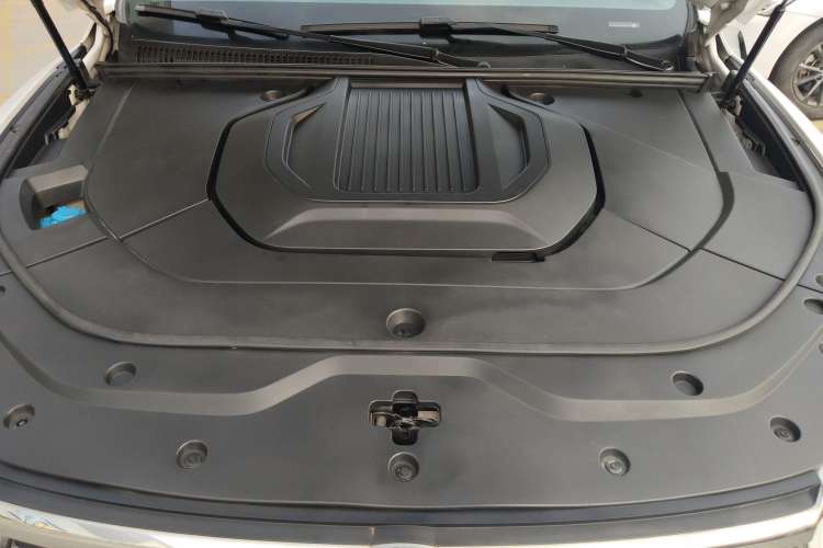 Used BYD Song Pro New Energy 2019 DM 1.5T Four-Wheel Drive Performance Edition Deluxe Model Engine Bay