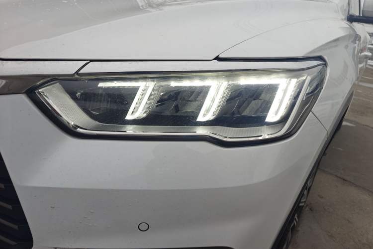Used BYD Song Pro New Energy 2019 EV High-Power Long-Range Flagship Model Exterior 6