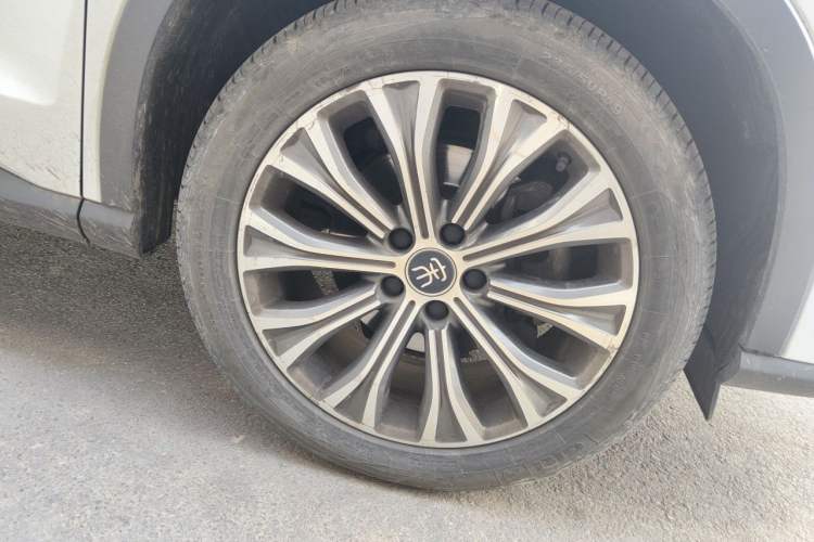 Used BYD Song Pro New Energy 2019 DM 1.5T Four-Wheel Drive Performance Edition Deluxe Model Exterior 7