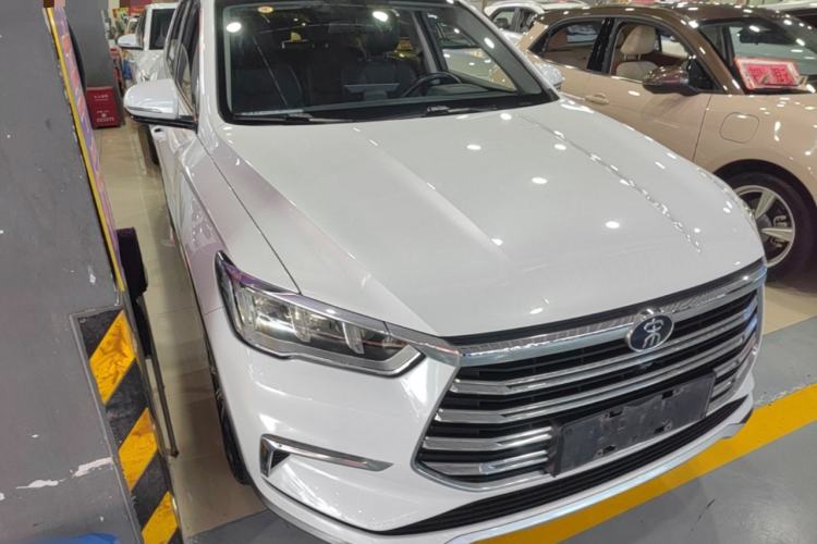 Used BYD Song Pro New Energy 2019 DM 1.5T Four-Wheel Drive Performance Edition Deluxe Model Front Right 45 Deg