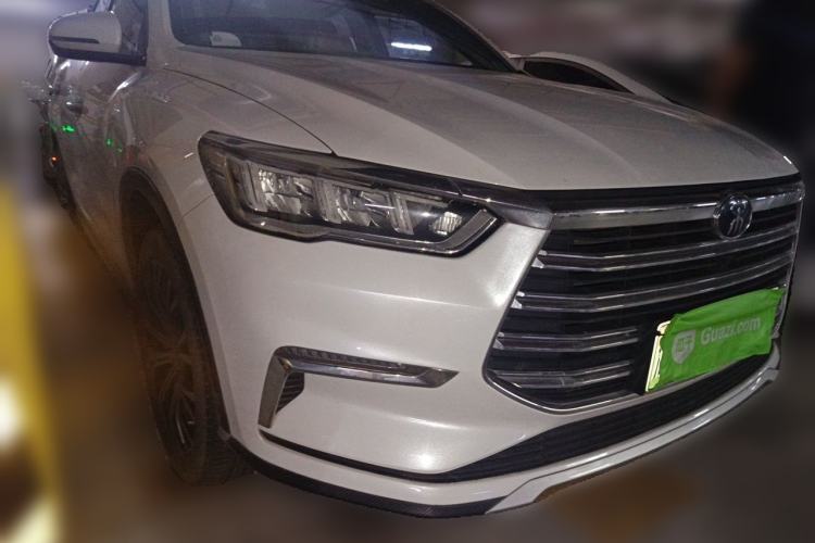 Used BYD Song Pro New Energy 2019 DM 1.5T Four-Wheel Drive Performance Edition Deluxe Model Front Right 45 Deg