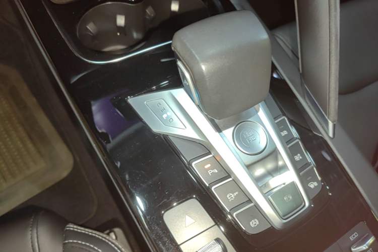 Used BYD Song Pro New Energy 2019 DM 1.5T Four-Wheel Drive Performance Edition Deluxe Model Gear Lever