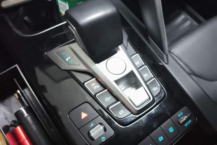 Used BYD Song Pro New Energy 2019 DM 1.5T Four-Wheel Drive Performance Edition Comfort Model Gear Lever
