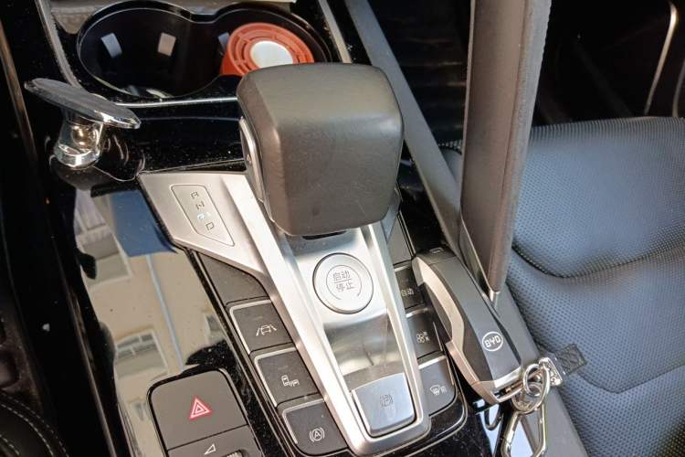 Used BYD Song Pro New Energy 2019 DM 1.5T Four-Wheel Drive High-Energy Version Gear Lever