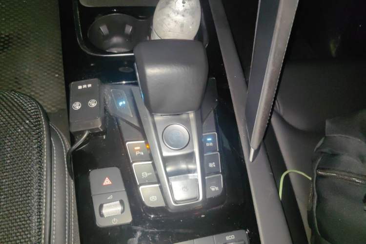 Used BYD Song Pro New Energy 2019 DM 1.5T Four-Wheel Drive Performance Edition Deluxe Model Gear Lever