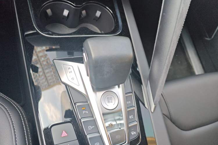 Used BYD Song Pro New Energy 2019 DM 1.5T Four-Wheel Drive Performance Edition Deluxe Model Gear Lever