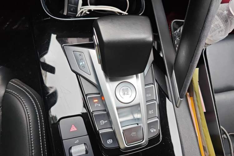 Used BYD Song Pro New Energy 2019 DM 1.5T Four-Wheel Drive Performance Edition Deluxe Model Gear Lever