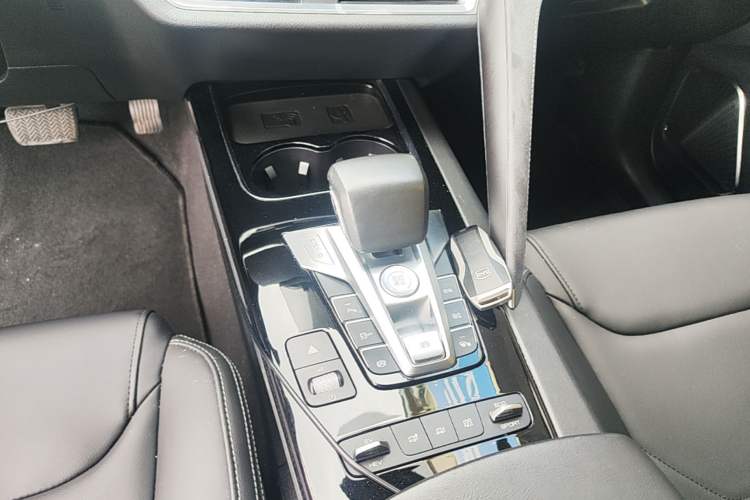 Used BYD Song Pro New Energy 2019 DM 1.5T Four-Wheel Drive Performance Edition Deluxe Model Gear Lever