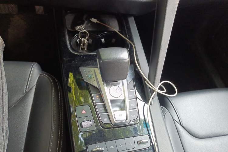 Used BYD Song Pro New Energy 2019 DM 1.5T Four-Wheel Drive Performance Edition Deluxe Model Gear Lever