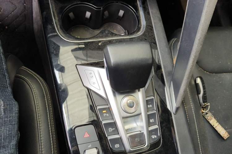 Used BYD Song Pro New Energy 2019 DM 1.5T Four-Wheel Drive Performance Edition Deluxe Model Gear Lever