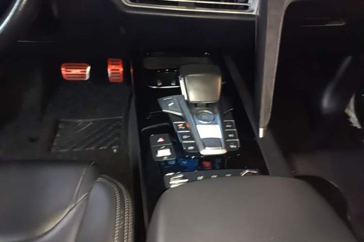 Used BYD Song Pro New Energy 2019 DM 1.5T Four-Wheel Drive Performance Edition Deluxe Model Gear Lever