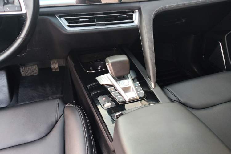 Used BYD Song Pro New Energy 2019 DM 1.5T Four-Wheel Drive Performance Edition Deluxe Model Gear Lever