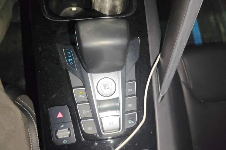 Used BYD Song Pro New Energy 2019 DM 1.5T Four-Wheel Drive Performance Edition Deluxe Model Gear Lever