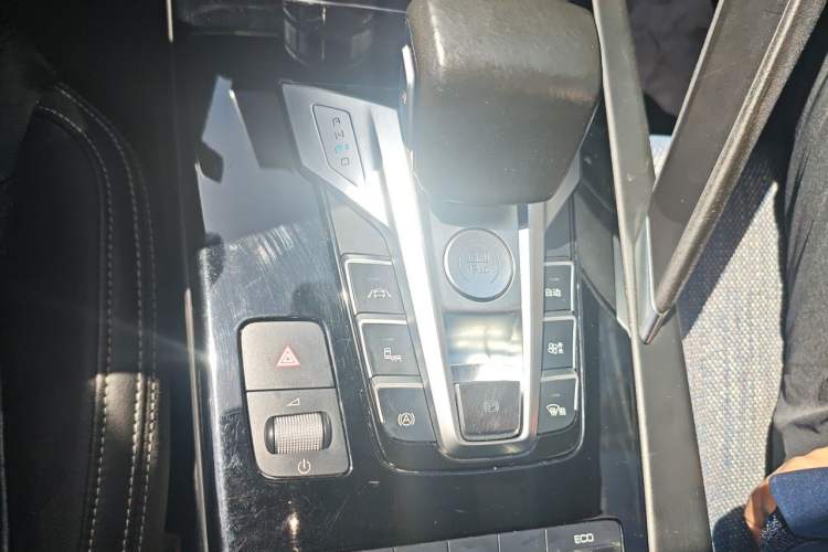 Used BYD Song Pro New Energy 2019 DM 1.5T Four-Wheel Drive Performance Edition Flagship Model Gear Lever