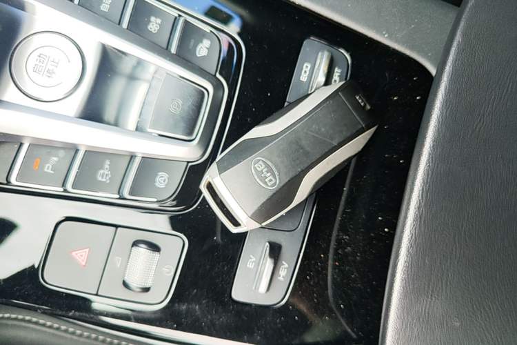 Used BYD Song Pro New Energy 2019 DM 1.5T Four-Wheel Drive Performance Edition Deluxe Model Interior 1