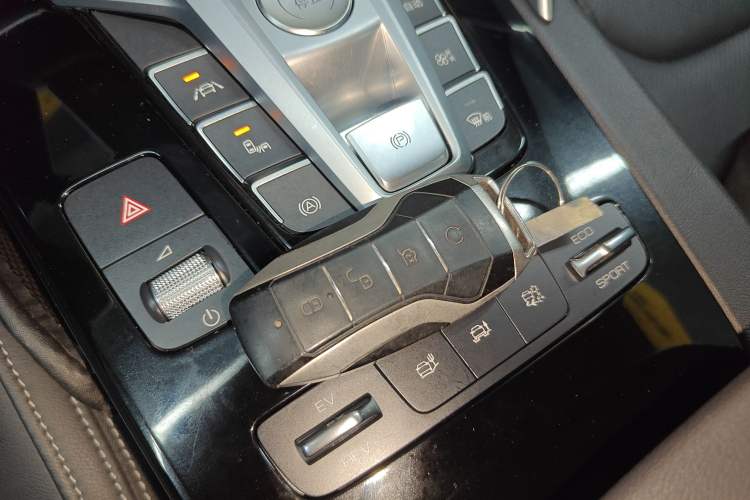 Used BYD Song Pro New Energy 2019 DM 1.5T Four-Wheel Drive Performance Edition Flagship Model Interior 1