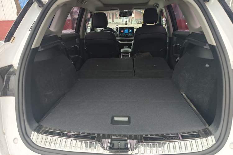 Used BYD Song Pro New Energy 2019 EV High-Power Long-Range Flagship Model Interior 10