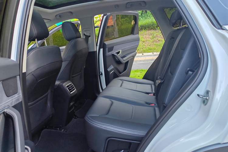 Used BYD Song Pro New Energy 2019 DM 1.5T Four-Wheel Drive Performance Edition Deluxe Model Interior 4