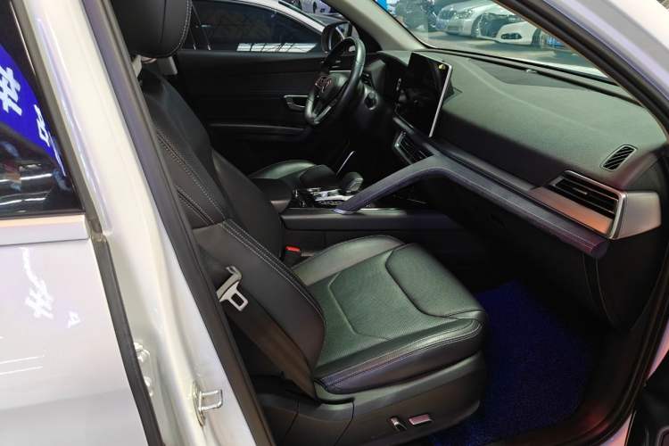 Used BYD Song Pro New Energy 2019 DM 1.5T Four-Wheel Drive Performance Edition Flagship Model Interior 4