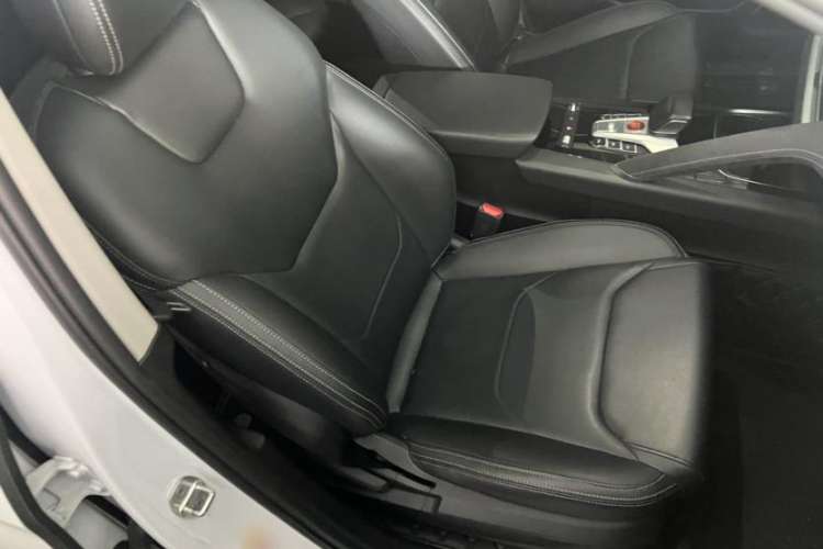 Used BYD Song Pro New Energy 2019 EV High-Power Luxury Model Interior 4