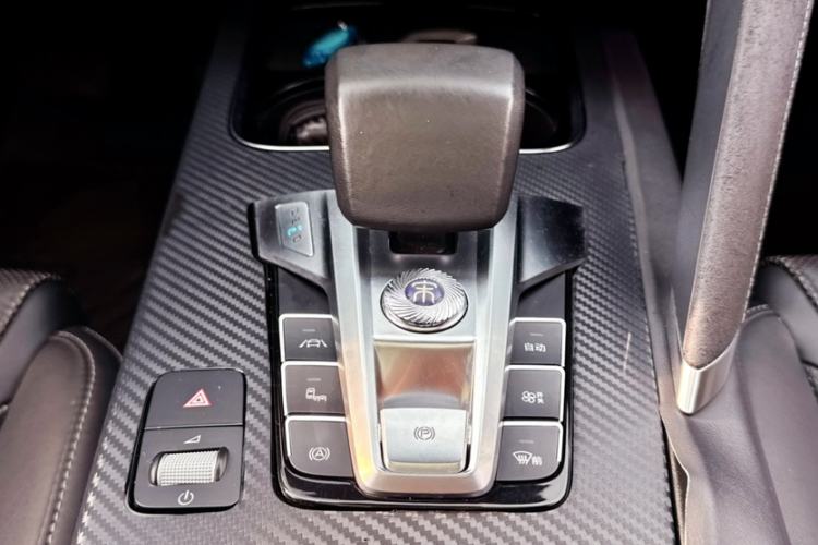 Used BYD Song Pro New Energy 2019 DM 1.5T Four-Wheel Drive High-Energy Version Interior 5