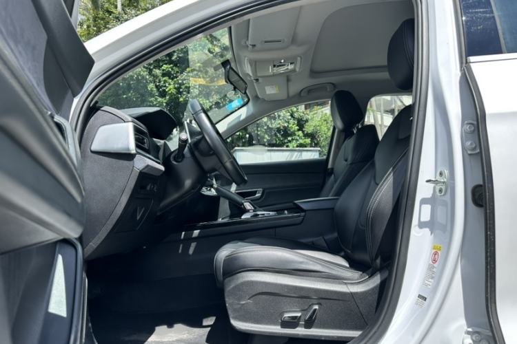 Used BYD Song Pro New Energy 2019 DM 1.5T Four-Wheel Drive Performance Edition Deluxe Model Interior 5