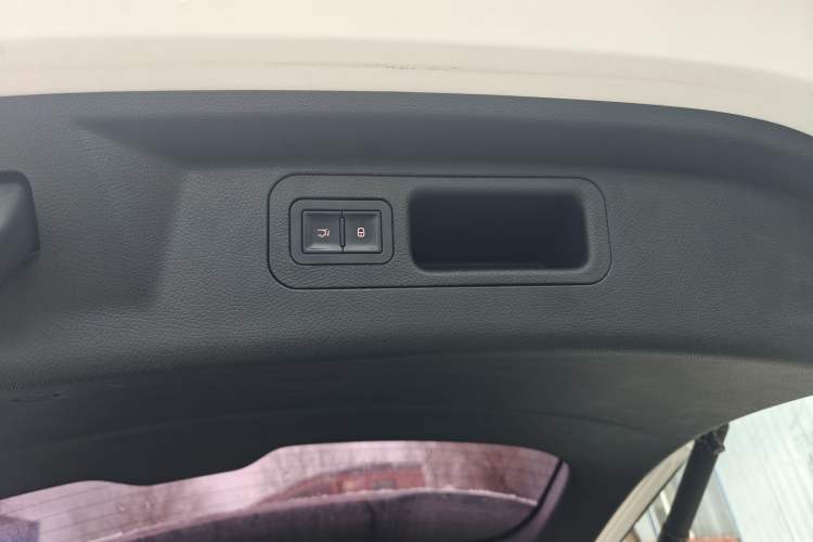 Used BYD Song Pro New Energy 2019 EV High-Power Long-Range Flagship Model Interior 9