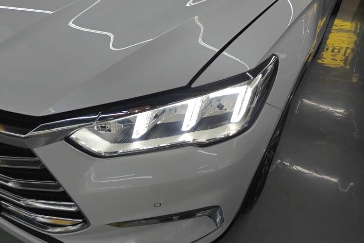 Used BYD Song Pro New Energy 2019 DM 1.5T Four-Wheel Drive Performance Edition Flagship Model Left Front Headlight
