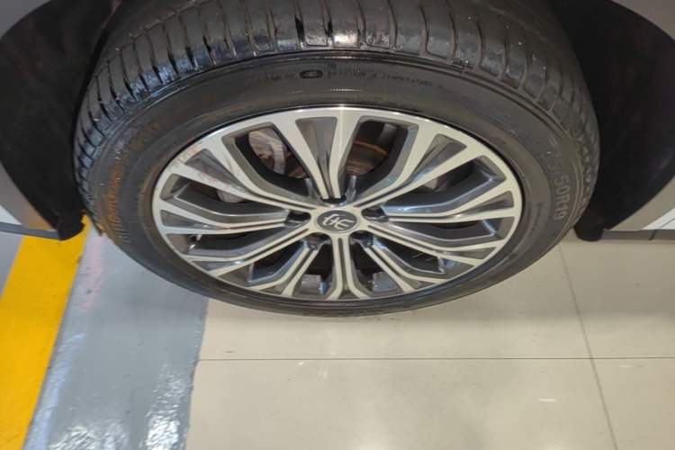 Used BYD Song Pro New Energy 2019 DM 1.5T Four-Wheel Drive Performance Edition Deluxe Model Left Front Wheel Hub