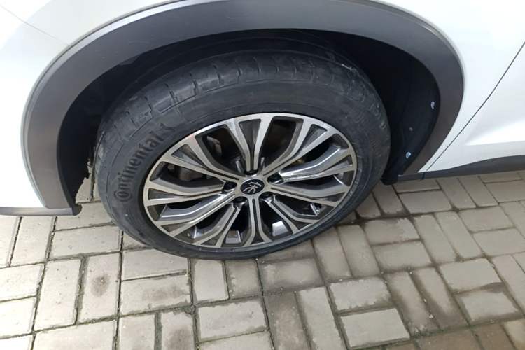 Used BYD Song Pro New Energy 2019 EV High-Power Long-Range Flagship Model Left Front Wheel Hub