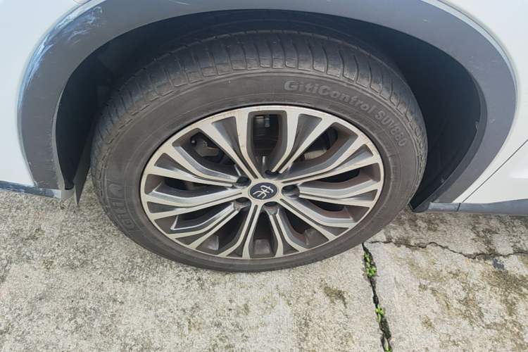 Used BYD Song Pro New Energy 2019 DM 1.5T Four-Wheel Drive Performance Edition Deluxe Model Left Front Wheel Hub