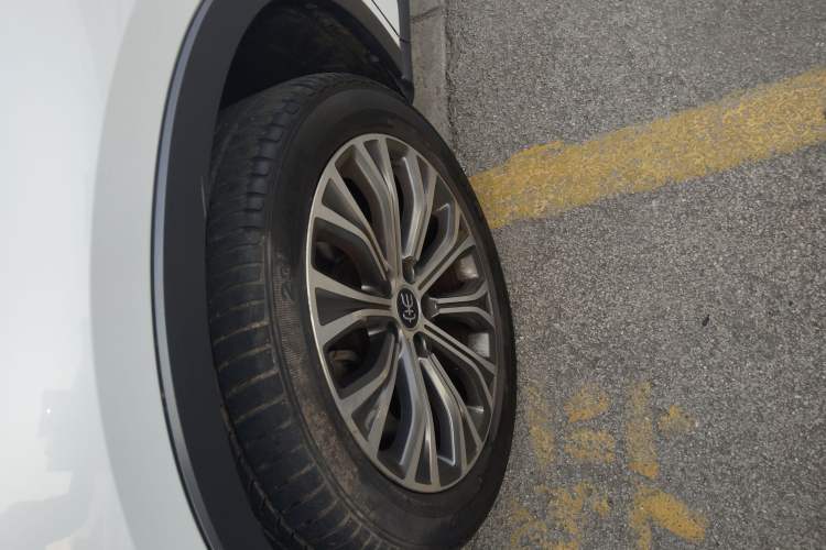 Used BYD Song Pro New Energy 2019 DM 1.5T Four-Wheel Drive Performance Edition Deluxe Model Left Front Wheel Hub