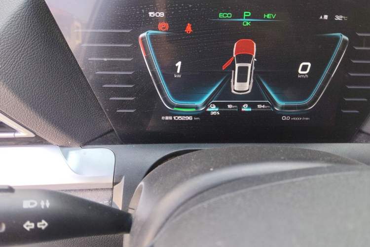 Used BYD Song Pro New Energy 2019 DM 1.5T Four-Wheel Drive Performance Edition Deluxe Model Odometer Close Up