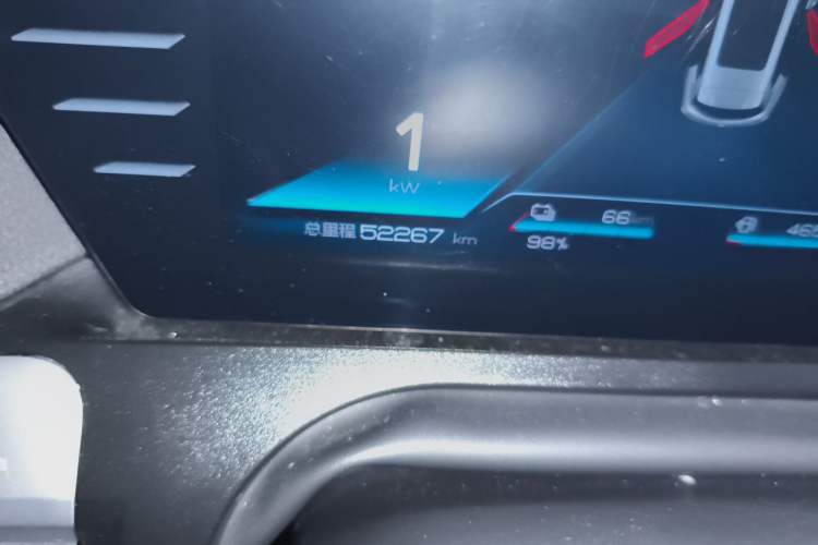 Used BYD Song Pro New Energy 2019 DM 1.5T Four-Wheel Drive Performance Edition Comfort Model Odometer Close Up