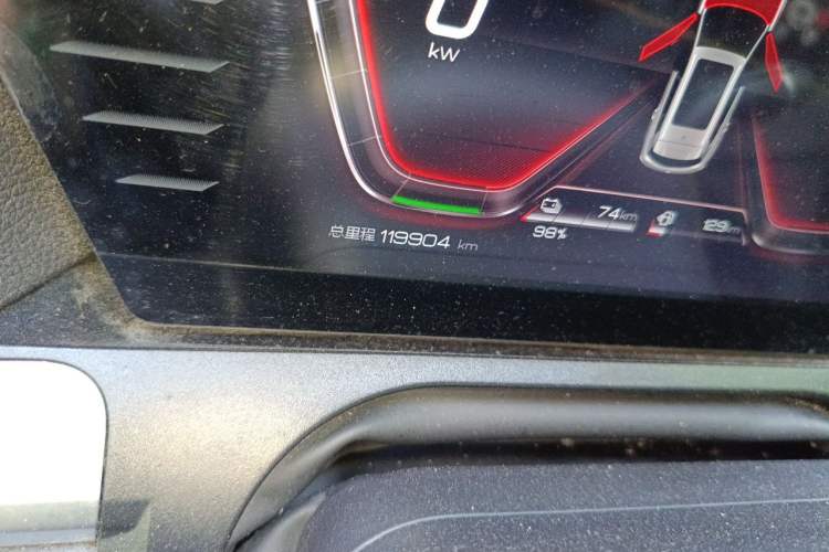 Used BYD Song Pro New Energy 2019 DM 1.5T Four-Wheel Drive Performance Edition Deluxe Model Odometer Close Up