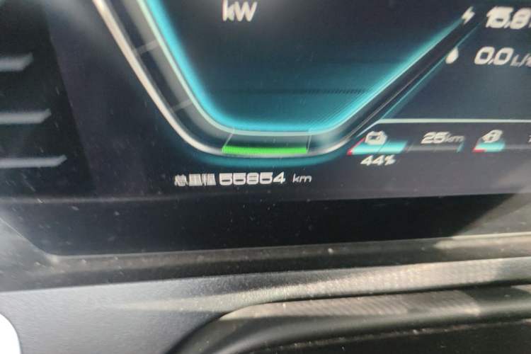 Used BYD Song Pro New Energy 2019 DM 1.5T Four-Wheel Drive Performance Edition Deluxe Model Odometer Close Up