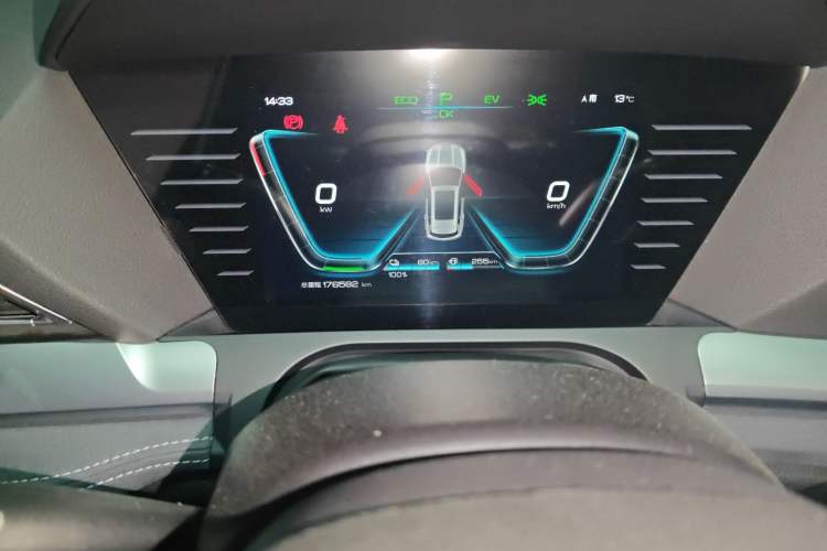 Used BYD Song Pro New Energy 2019 DM 1.5T Four-Wheel Drive Performance Edition Deluxe Model Odometer Close Up