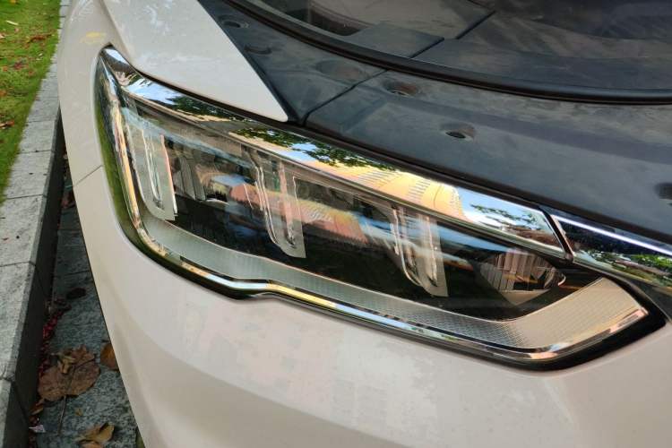 Used BYD Song Pro New Energy 2019 DM 1.5T Four-Wheel Drive Performance Edition Flagship Model Right Front Headlight