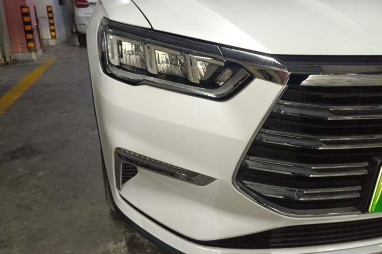 Used BYD Song Pro New Energy 2019 DM 1.5T Four-Wheel Drive Performance Edition Deluxe Model Right Front Headlight