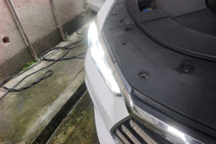 Used BYD Song Pro New Energy 2019 DM 1.5T Four-Wheel Drive Performance Edition Flagship Model Right Front Headlight