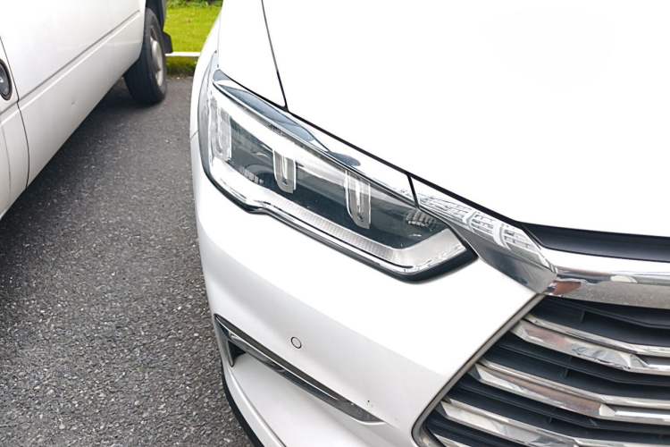 Used BYD Song Pro New Energy 2019 DM 1.5T Four-Wheel Drive Performance Edition Flagship Model Right Front Headlight