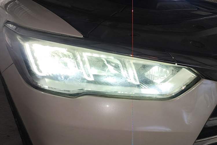Used BYD Song Pro New Energy 2019 DM 1.5T Four-Wheel Drive Performance Edition Deluxe Model Right Front Headlight